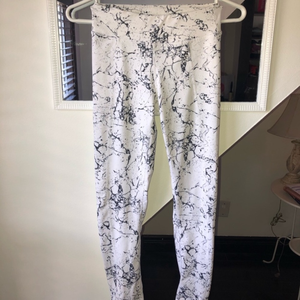 Garage marble print leggings